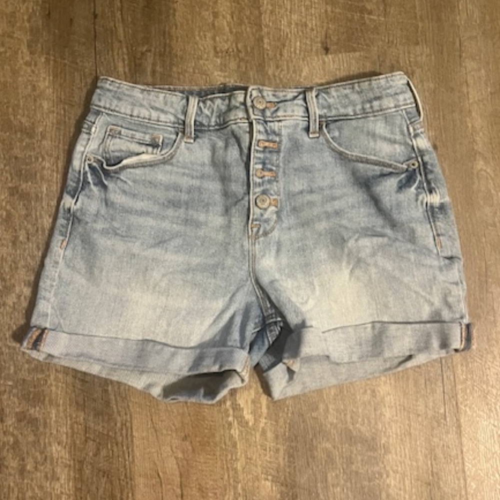 Old Navy High‑Rise Denim Shorts – Light Wash